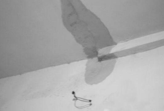 蘇州金屬屋面檐口滲水應該怎么解決?